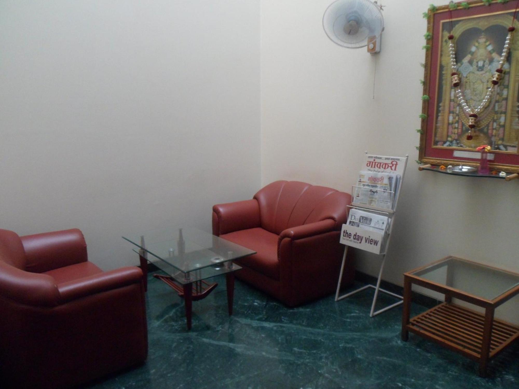 Hotel Pooja International นาสิก ภายนอก รูปภาพ